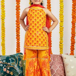 VASTRAMAY Girls Ethnic Motifs Printed Halter Neck Gotta Patti Kurti With Sharara & Dupatta-picture-51