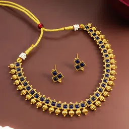 aadita Kundan-Studded Jewellery Set-picture-1