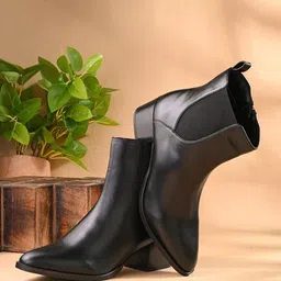 The Roadster Lifestyle Co Women Block-Heeled Casual Boots-35