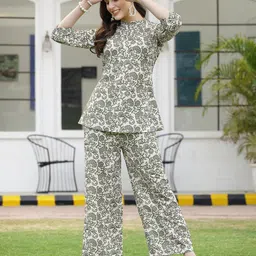 HERE&NOW Printed Top With Palazzo Co-Ords-picture-53