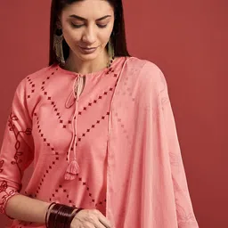 all about you Geometric Printed Regular Straight Kurta with Trousers & Dupatta image 2