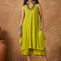 InWeave Women Solid Kurta with Palazzo-image-30