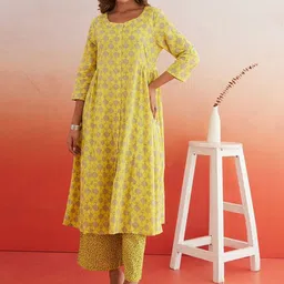 MAAND Women Geometric Printed Cotton Kurta with Trousers-picture-50