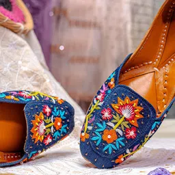 NR By Nidhi Rathi Women Embellished Mojaris with Embroidered Flats-picture-24