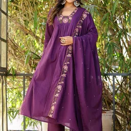 GRIOPY Floral Yoke Design Square Neck Thread Work A-Line Kurta With Trousers And Dupatta image 5