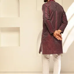 SOJANYA Men Embroidered Regular Thread Work Kurta with Pyjamas image 4