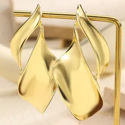StyleCast x Revolte Gold-Plated Geometric Chunky Drop Earrings-36