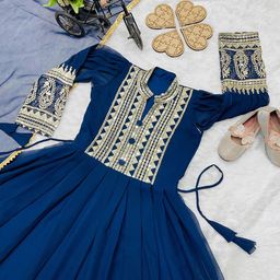 BAESD Girls Ethnic Motifs Embroidered Regular Sequinned Kurta with Palazzos & With Dupatta image 2