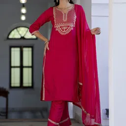 VredeVogel Women Floral Embroidered Regular Kurta with Trousers & With Dupatta-image-28