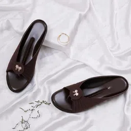 HUNYZA FOOTWEAR Women Solid Fashion with Bows Flats-image-79