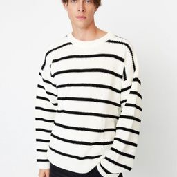 Trendyol Unisex Striped Hooded Monochrome Pockets T-shirt-image-89