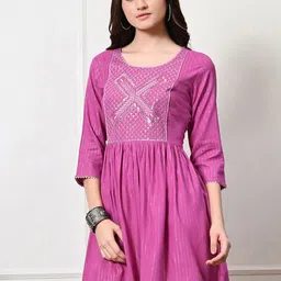 GLOWWORLD Women Embroidered Floral Handloom Kurta-41