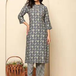 Ragavi Women Printed Regular Kurta with Trousers-image-83