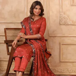 Span Women Printed Regular Kurta with Trousers & With Dupatta image 3