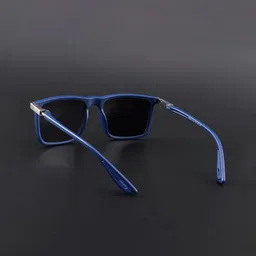 Voyage Unisex Square Sunglasses with Polarised and UV Protected Lens image 4