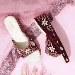 V-WALK Embellished Open Toe Wedge Sandals-17