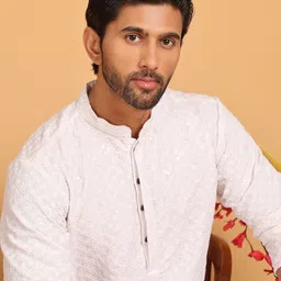 Jompers Men Floral Embroidered Regular Sequinned Kurta with Pyjamas-47