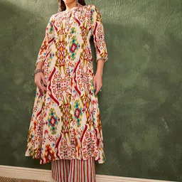 Shae by SASSAFRAS Ikat Abstract Printed Pure Cotton Flared Kurta With Trousers-picture-35