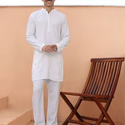 HOUSE OF KARI Men Thread Work Indie Prints Kurta-picture-47