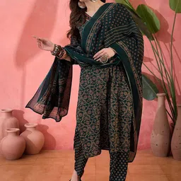 Sangria Floral Printed V-Neck Pure Cotton Straight Kurta With Trouser And Dupatta-picture-48
