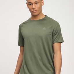 R&B Men Solid Round Neck T-shirt-image-1