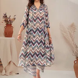 BAESD Chevron Printed Panelled V-Neck A-Line Kurta With Palazzos-53