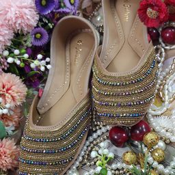 Fulkari Women Embellished Ethnic Mojaris Flats-image-98