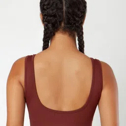 THEFITTHEORY Medium Coverage Lightly Padded Bra image 2