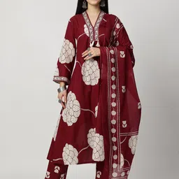 RAJMANDIRFABRICS Floral Printed V-Neck Pure Cotton Kurta With Trousers & Dupatta-image-13
