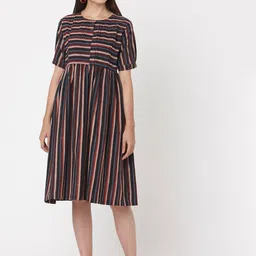 DIVASTRI Women Striped Thread Work Kurta-image-12