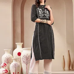 Stylum Women Chevron Printed White Romance Kurta-picture-4