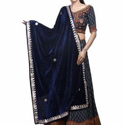 Traditions Bazaar Paisley Embroidered Velvet Dupatta With Gotta Patti-picture-18