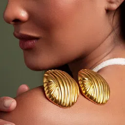 MINJI AND CO. Gold-Plated Shell Pattern Contemporary Studs-25