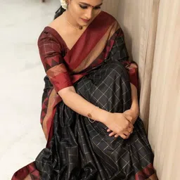 Sitanjali Checked Zari Silk Blend Kanjeevaram Saree-picture-3