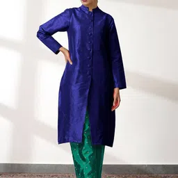 Swtantra Strapless Crop Top With Trousers & Jacket-image-17