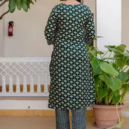 SANISA Women Printed Regular Kurta with Trousers & With Dupatta image 3
