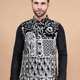 Wintage Men Ethnic Motifs Embroidered Regular Velvet Kurta with Pyjamas-picture-18
