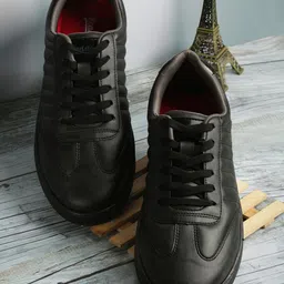 The Roadster Lifestyle Co Men Solid Round Toe Lightweight Sneakers-54