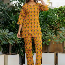 HOUSE OF JAMOTI Yellow Base Daisy Pop Rozana Printed Top & Trouser Set-image-96