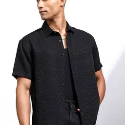 LOCOMOTIVE Premium Men Textured Solid Relaxed Shirt-image-43