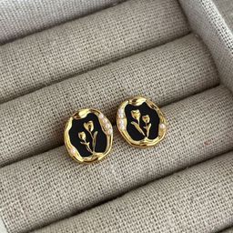KRENOZ Gold-Plated Floral Shaped Studs-15