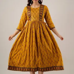 KIAARON Women Floral Printed Gotta Patti Floral Maternity Kurta-picture-18