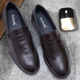 ARAMISH Men Perforations Leather Loafers-image-4