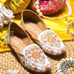 JM Looks Women Ethnic Mojaris Flats-picture-18