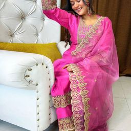 VredeVogel Floral Yoke Design Zari Straight Kurta With Trouser And Dupatta-10