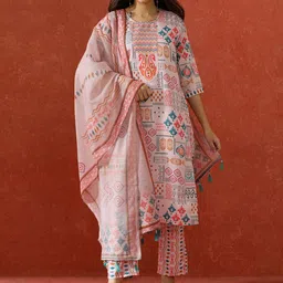QSH Women Floral Printed Regular Kurta with Trousers & With Dupatta Kurta Sets-53