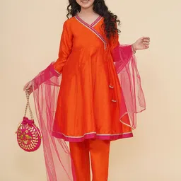 Bitiya by Bhama Girls Floral Yoke Design Zari Angrakh Kurta With Trousers & Dupatta-picture-17