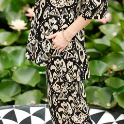 GoSriKi Ethnic Motifs Printed Mandarin Collar Top With Trousers-image-75