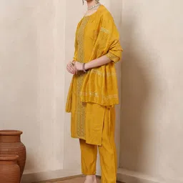 Nehamta Women Regular Pure Cotton Kurta & Trouser With Dupatta image 3