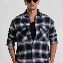 Snitch Men Checked Spread Collar Casual Shirt-image-86